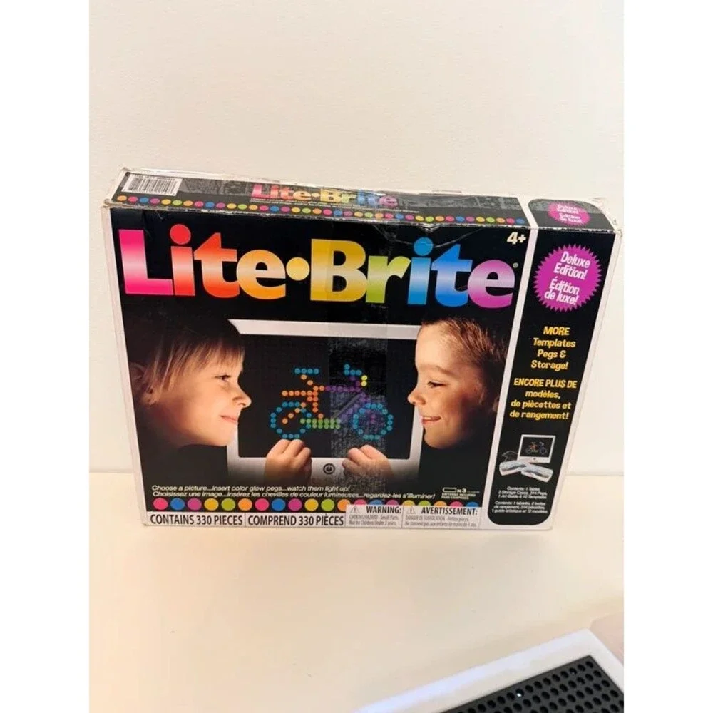 Lite-Brite Deluxe Edition 330-Piece Light Up Board Pegs Original Box